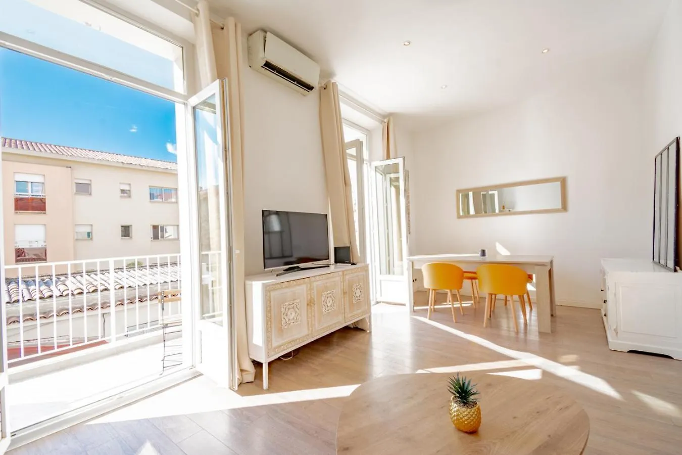 Bel Appartement Avec Balcon Centre Ville 戛纳