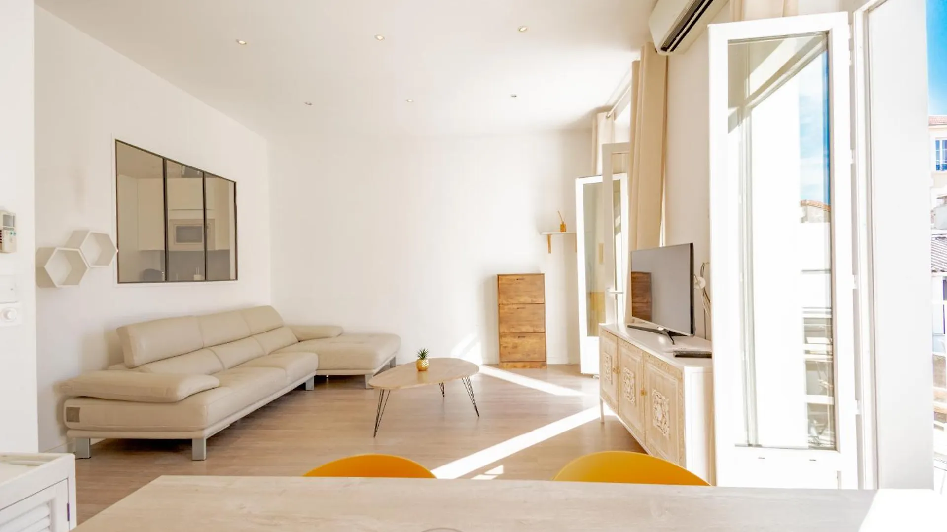 Bel Appartement Avec Balcon Centre Ville 戛纳
